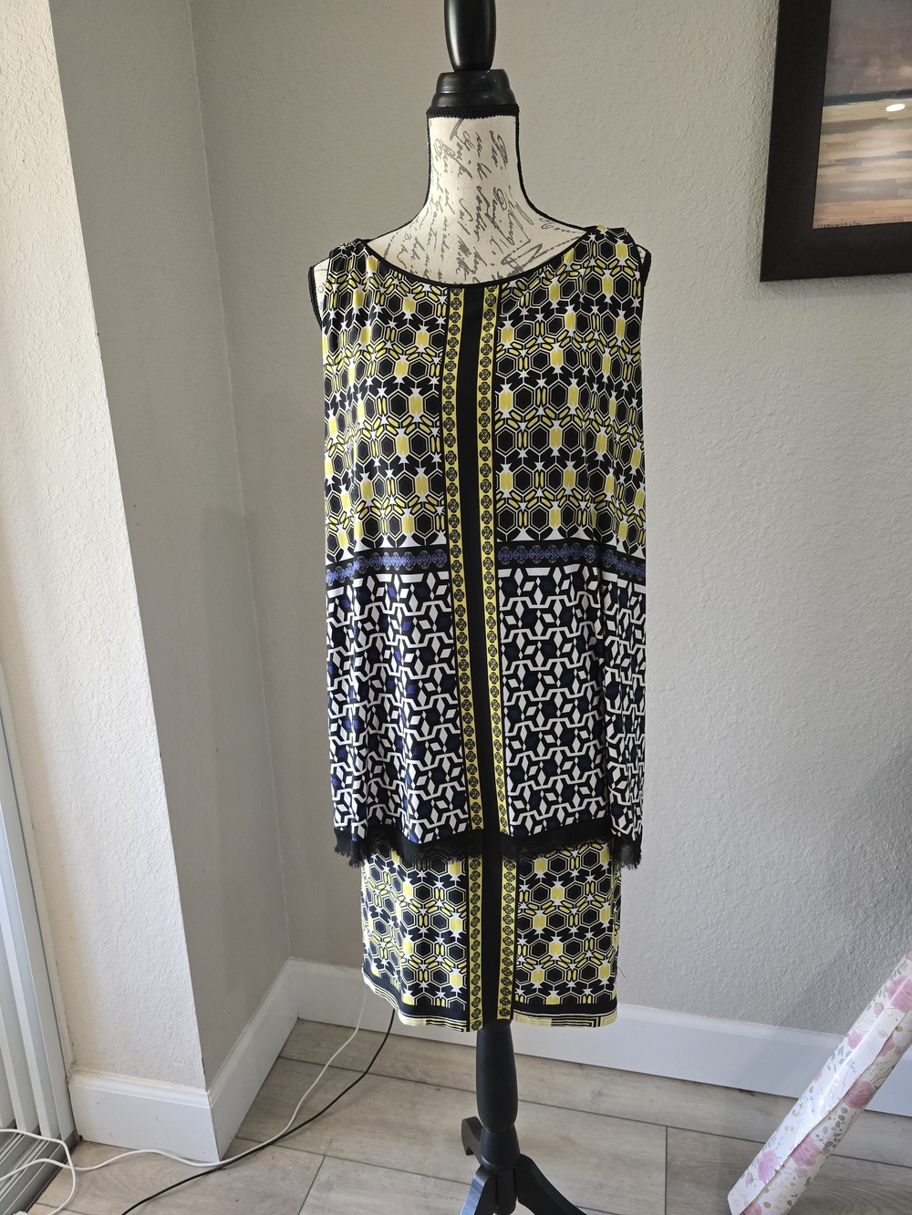 Analili Geometric Layered Sheath Dress – Women's Large